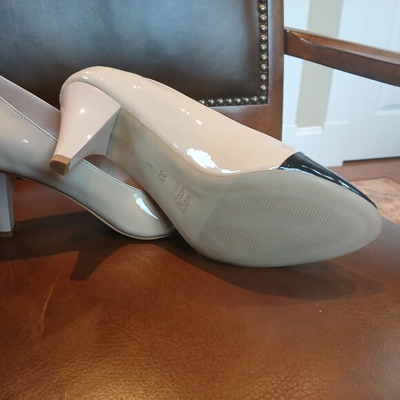 Practical patent leather comfortable pump. - Picture 5 of 8